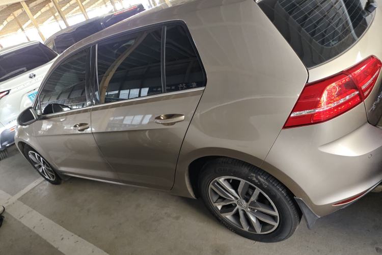 Used Volkswagen Golf 2016 230TSI Automatic Luxury Version
