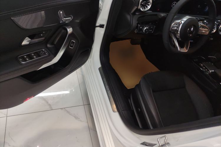 Used Mercedes-Benz A-Class 2022 Revised Version A 200 L Sport Sedan Fashionable Style