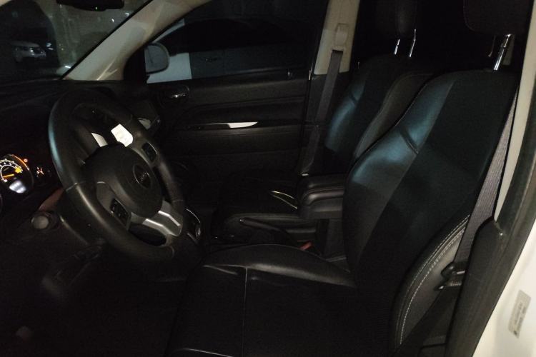 Used Jeep Compass 2014 2.0L two-wheel drive luxury version
