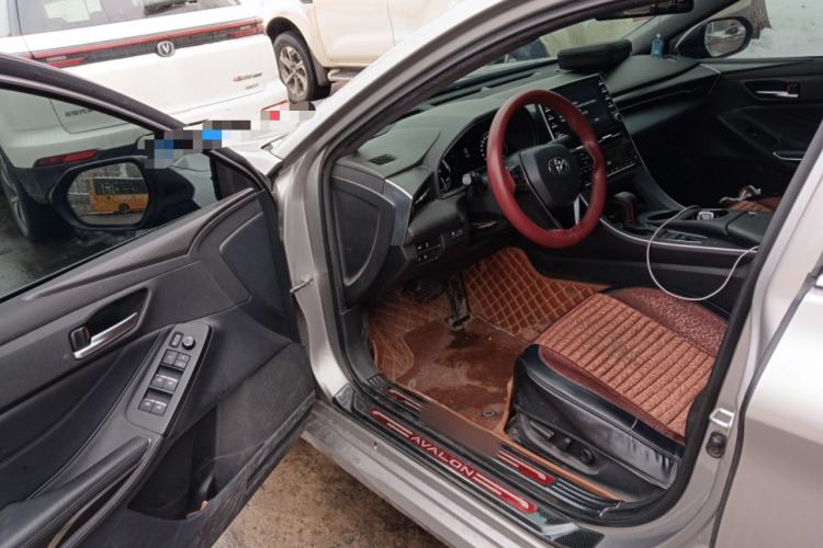 Used Toyota Avalon 2019 Dual-Engine 2.5L Luxury Edition China VI Standard
