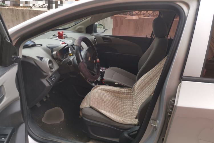 Used Chevrolet Aveo Sonic 2011 Sedan 1.4L MT SL