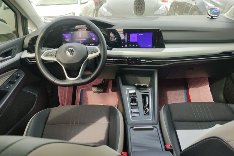 Used Volkswagen Golf 2021 280TSI DSG Pro Center Console