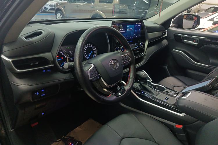 Used Toyota Highlander 2022 Dual-Engine 2.5L Four-Wheel Drive Prestige Version 7 Seats
