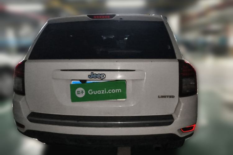 Used Jeep Compass 2014 2.0L two-wheel drive luxury version Rear