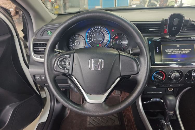 Used Honda Crider 2015 1.8L automatic luxury edition
