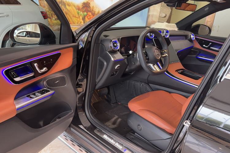 Used Mercedes-Benz GLC 2024 Facelifted GLC 260 L 4MATIC Luxury Version 5 Seats