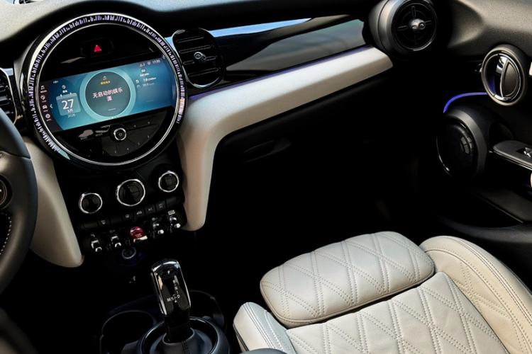 Used MINI 2022 2.0T COOPER S Classic Edition Five-Door Version Interior 6