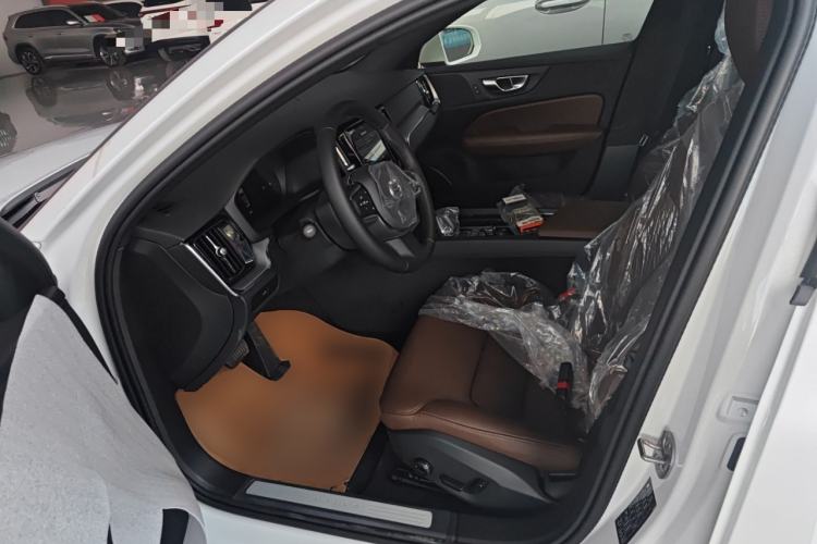 Used Volvo S60 2026 Model B4 Zhiyi Luxury Edition