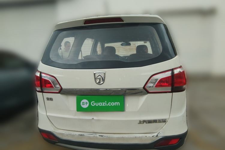 Used Baojun 730 2014 1.5L manual standard trim 7 seats
