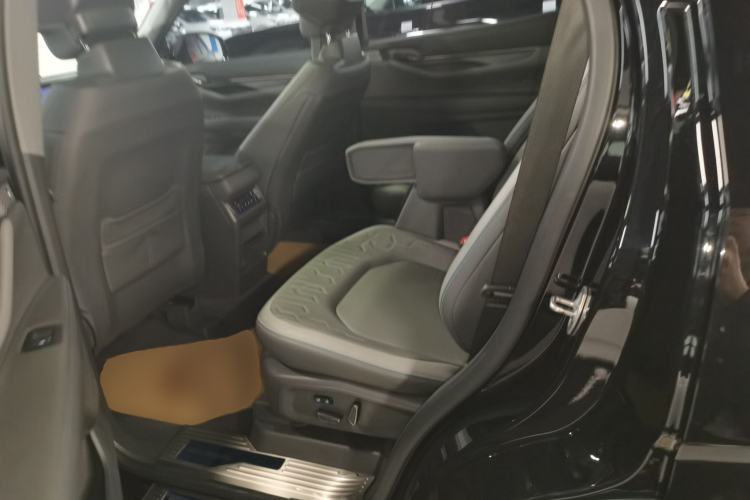 Used Ford Edge 2023 Ford Explorer L 2.0T EcoBoost Two-Wheel Drive 7-Seater Luxury Model Left Rear Seat