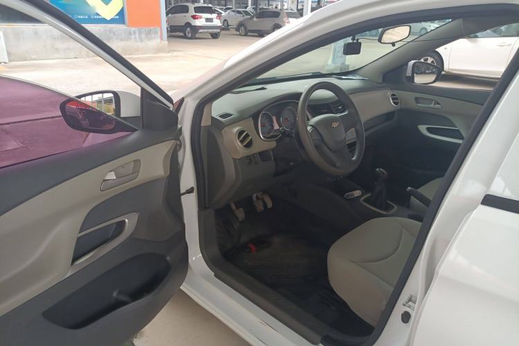 Used Chevrolet Sail 2015 Sail 3 1.5L Manual with Ideal Sunroof Edition