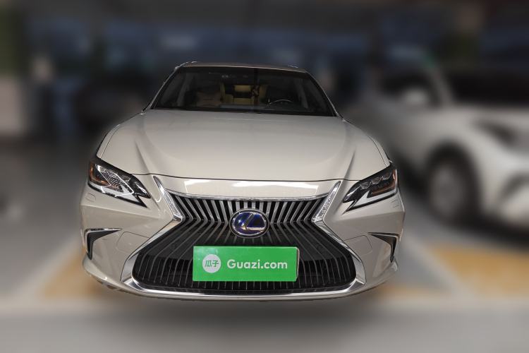 Used Lexus ES 2018 300h Premium Edition China V Standard
