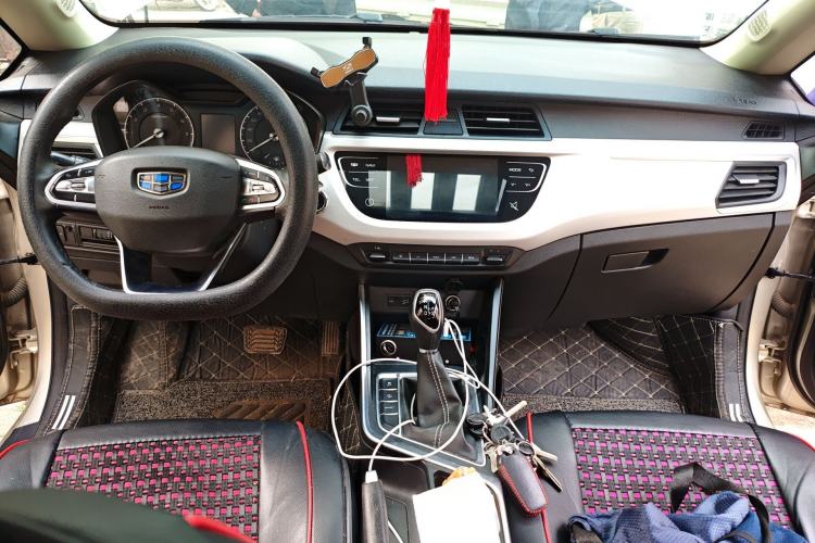 Used Geely Auto Vision X3 2020 1.5L CVT Luxury Model Center Console