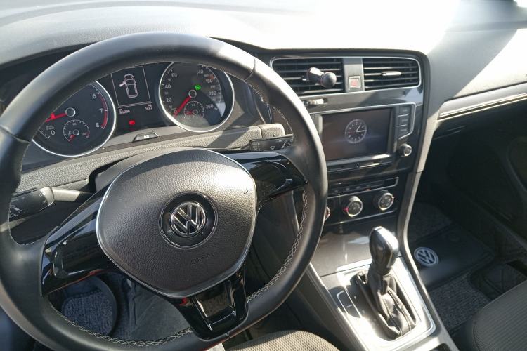 Used Volkswagen Golf 2017 230TSI Automatic Comfort Edition – Celebrating Milestone of One Million Units
