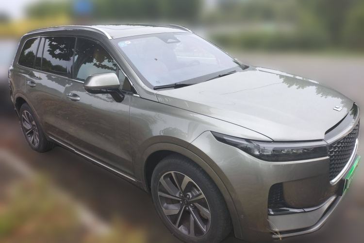 Used Li Auto ONE 2021 Extended-Range 6-Seater Version Front Right 45 Deg