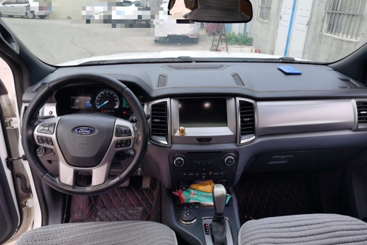 Used Ford Everest 2016 2.0T Gasoline Automatic 4x4 Luxury Edition Interior 2