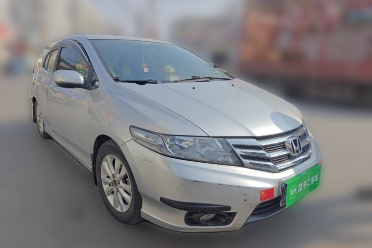 Used Honda City Classic 2012 1.5L manual Comfort version Front Right 45 Deg