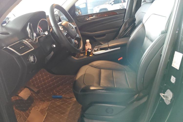 Used Mercedes-Benz M-Class 2015 ML 400 4MATIC Dynamic Model Left Front Seat