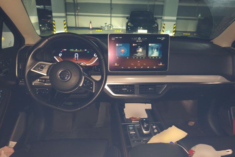 Used BYD Tang New Energy 2018 DM 2.0T All-Wheel Drive Smart Connect Elite 7-Seater China V Emission Standard Center Console