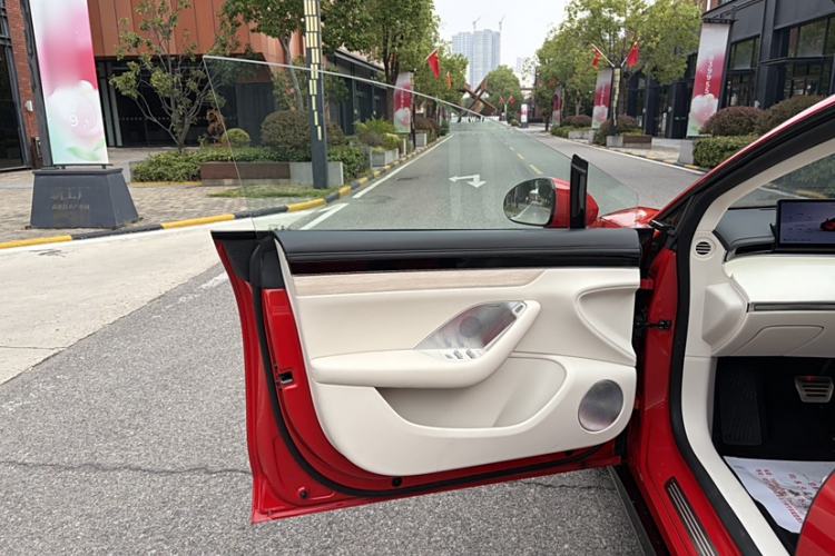 Used Hima Luxeed S7 2025 785 km Ultra