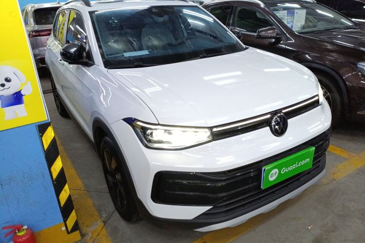 Used Volkswagen Tharu 2025 New Sharp 300TSI Ambitious Edition Front Right 45 Deg