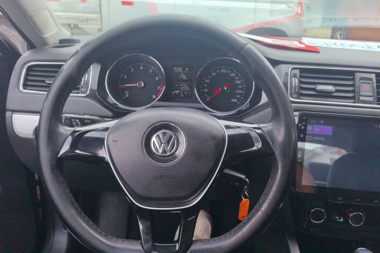 Used Volkswagen Sagitar 2015 1.6L Automatic Comfort Model Steering Wheel