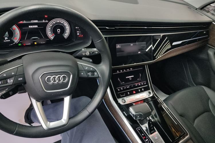 Used Audi Q7 2021 55 TFSI quattro S line Sport model
