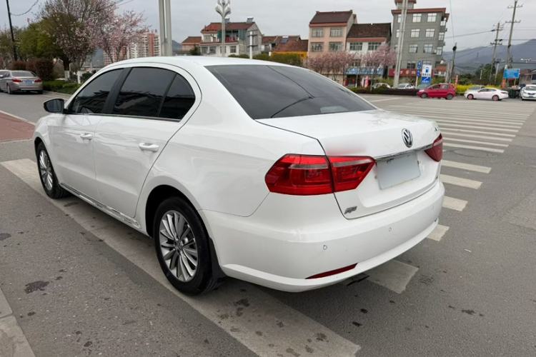 Used Volkswagen Lavida 2013 Revised Version 1.4 TSI Manual Luxury Edition Exterior 3