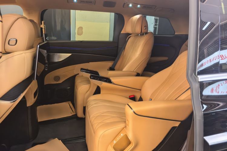 Used Denza D9 2025 DM-i Intelligent Drive 1020 Four-Wheel Drive Flagship Model