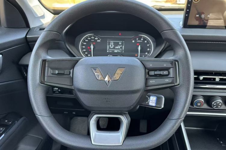 Used Wuling Alvez 2022 1.5L Manual Free-Style Model