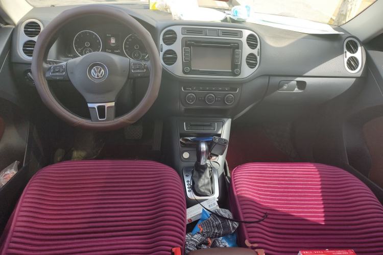 Used Volkswagen Tiguan 2015 1.8TSI Automatic All-Wheel-Drive Luxury Model Center Console