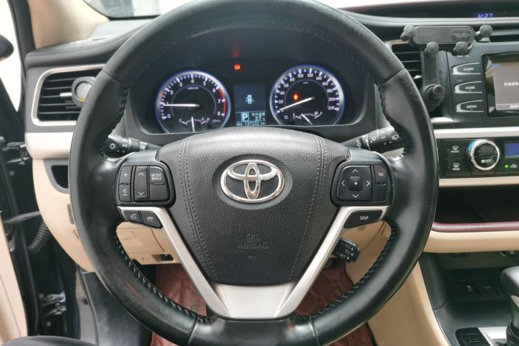 Used Toyota Highlander 2015 2.0T Four-Wheel Drive Luxury Edition 7-Seater Steering Wheel