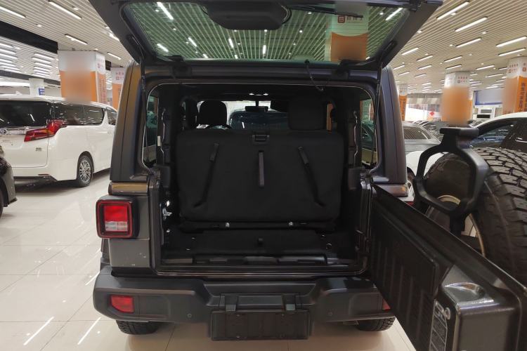 Used Jeep Wrangler 2019 2.0T Sahara Two-Door Version China VI Emission Standard
