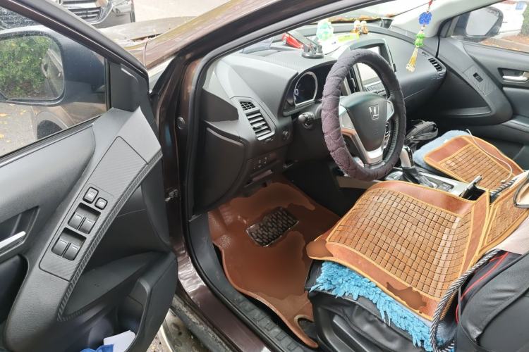 Used Luxgen U6 SUV 2015 1.8T Fashion-Upgraded Model Driver Seat