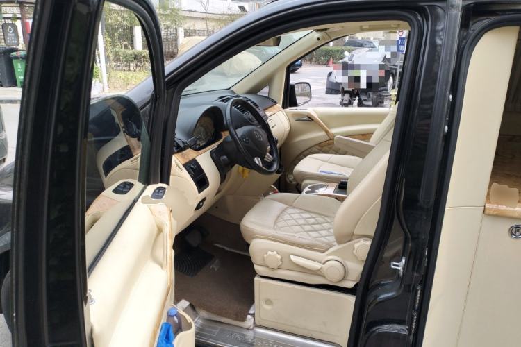 Used Mercedes-Benz Viano 2013 3.0L Hospitality Edition