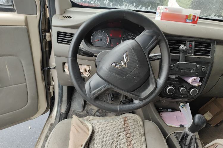Used Wuling Rongguang V 2018 1.5L Practical Version Steering Wheel