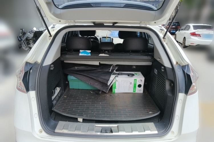 Used Luxgen U6 SUV 2014 1.8T Fashion Edition Trunk