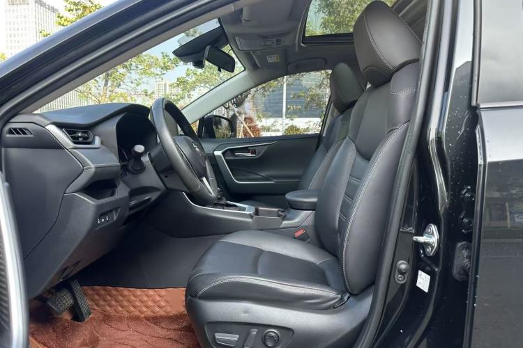 Used Toyota RAV4 2022 2.0L CVT Two-Wheel Drive Fashion Plus Edition
