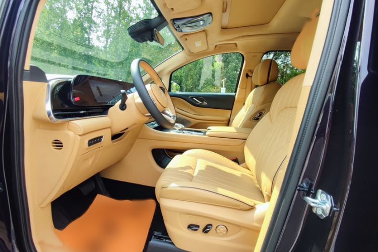 Used VOYAH Dream 2024 PHEV Ultra-Long Range Flagship Edition
