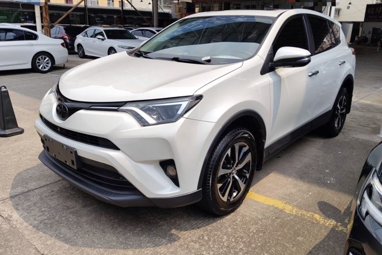 Used Toyota RAV4 2016 2.0L CVT Two-Wheel Drive Fashion Edition China V Standard