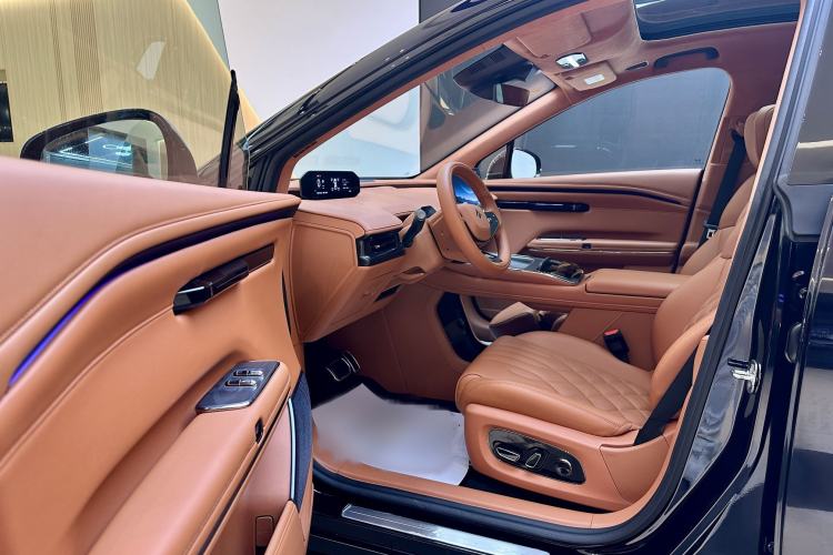 Used Hyptec HT 2025 825 Max Left Front Seat