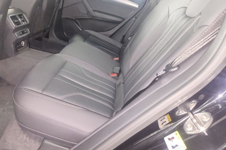 Used Audi Q5L 2022 40T Fashionable and Dynamic Model Left Rear Seat
