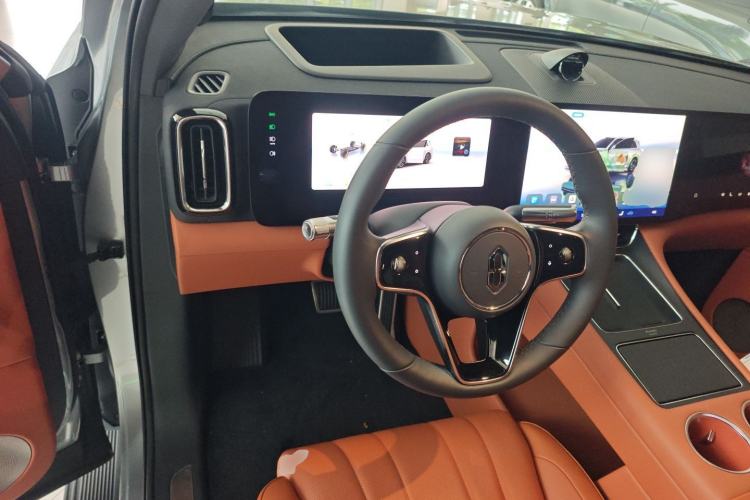 Used Hima AITO M8 2025 Extended-Range Ultra Version 53.4 kWh 5-Seater Edition Steering Wheel