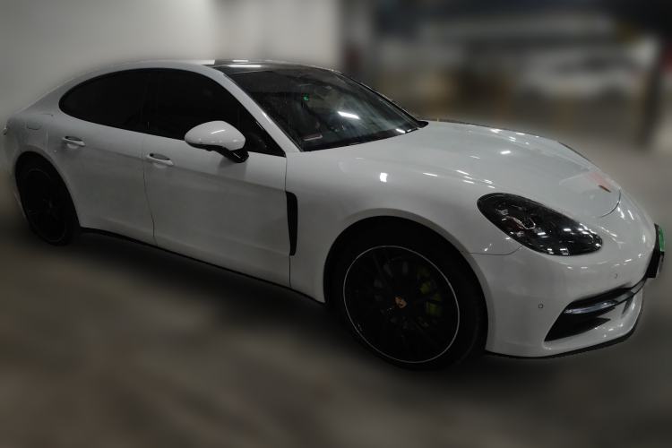 Used Porsche Panamera 2019 Panamera 2.9T Front Right 45 Deg