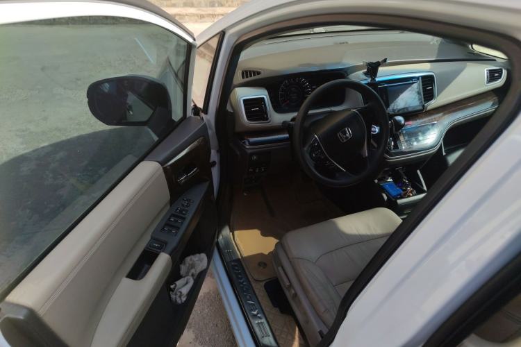 Used Honda Odyssey 2015 Revised 2.4L Luxury Edition Driver Seat