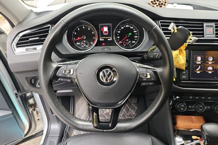 Used Volkswagen Tiguan L 2019 330TSI Automatic Two-Wheel Drive Panoramic Comfort Edition China VI Standard Steering Wheel