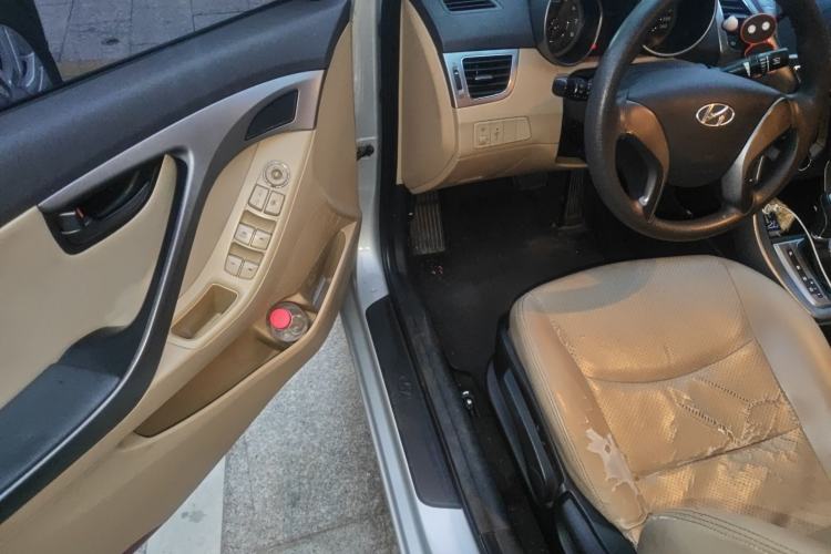 Used Hyundai Elantra (5th Generation / Langdong) 2012 1.6L Automatic Fashion Edition Driver Seat