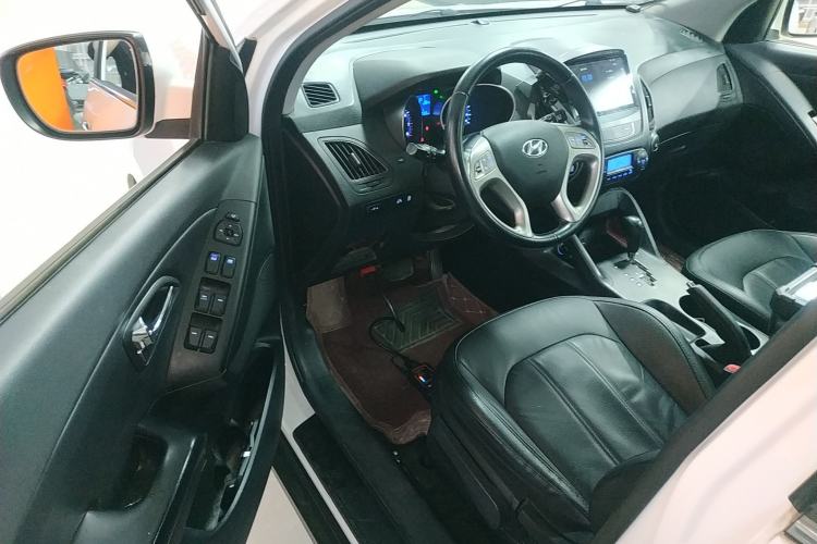 Used Hyundai ix35 2015 2.0L Automatic 2WD Smart Type China IV Driver Seat