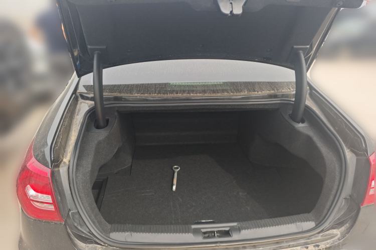 Used Hongqi H7 2021 1.8T Executive Edition Trunk