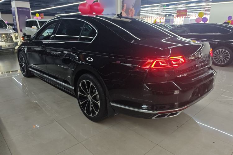 Used Volkswagen Magotan 2025 Zhongxiang Version 330TSI DSG Luxury Edition
